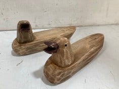 12 X STONE THE CROWS SMALL PAIR OF DUCKS - LNG 20CM - TOTAL RRP £180