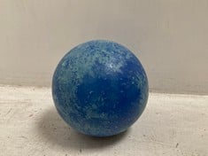 24 X STONE THE CROWS SMALL SPHERE - DIAMETER 7.5CM - TOTAL RRP £144