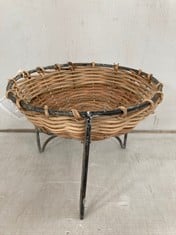 6 X STONE THE CROWS LARGE ROUND BASKET STAND - HEIGHT 19CM - TOTAL RRP £198