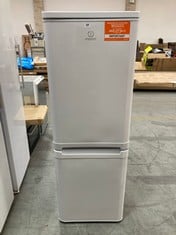 INDESIT FREESTANDING 228L 50/50 FRIDGE FREEZER IN WHITE - MODEL NO. IBD5515W1 - RRP £323 (ZONE 1)