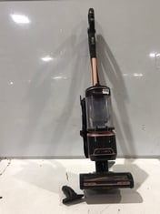 SHARK LIFT AWAY UPRIGHT VACUUM CLEANER MODEL NO-NZ690UUKT 66 RRP- £170