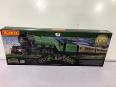 HORNBY CELEBRATING 100 YEARS OF FLYING SCOTSMAN 00 GAUGE TRAIN SET RRP- £200