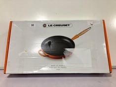 LE CREUSET WOODEN HANDLE FRYING PAN 28CM RRP- £152