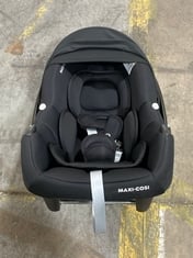 MAXI-COSI CABRIOFIX I-SIZE ESSENTIAL BLACK BABY CAR SEAT RRP- £120