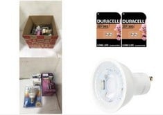 20X ASSORTED LIGHTBULBS TO INCLUDE DURACELL AMPOULE LED SPOT RÉFLECTEUR GU10 3,6 W ÉQUIVALENT 35 W BLANC CHAUD, 4X DURACELL 357/303 SR44 WITH SILVER OXIDE (2 BLISTER PACKS OF 2 BATTERIES) 4 BATTERIES