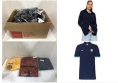 20X ASSORTED BRANDED CLOTHING TO INCLUDE CHELSEA, MEN'S JERSEY, 2022/23 SEASON OFFICIAL, TRENDYOL FEMAN SLIM FIT BASIC POLO NECK KNITWEAR CARDIGAN,NAVY BLUE,S.