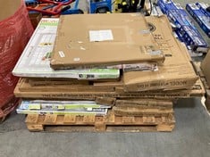 PALLET OF ASSORTED ITEMS TO INCLUDE LINDAM SURE SHUT AXIS NO DRILL PRESSURE FIT SAFETY GATE