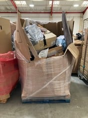 PALLET OF ASSORTED ITEMS TO INCLUDE VOUNOT PRIVACY NETTING IN BLACK