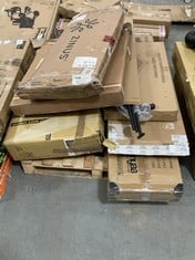 PALLET OF ASSORTED ITEMS TO INCLUDE MOBILITY OUTDOOR HALF STEP