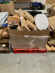 PALLET OF ASSORTED ITEMS TO INCLUDE FURINNO LADDER BOOKCASE