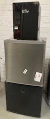 3X ASSORTED MINI FRIDGES TO INCLUDE RUSSELL HOBS GREY METALLIC MINI FRIDGE MODEL NO- RHTTLF2E1SS- RRP £109.99