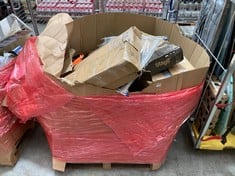 PALLET OF ASSORTED ITEMS TO INCLUDE AIDAPT 3 STEP STOOL WITH HANDRAIL