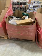 PALLET OF ASSORTED ITEMS TO INCLUDE LONG REACH PICK UP TOOL