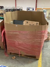 PALLET OF ASSORTED ITEMS TO INCLUDE SMALL CAT CARRY BOX