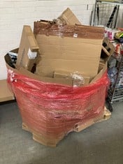 PALLET OF ASSORTED ITEMS TO INCLUDE AIDAPT ROLLATOR IN BLUE