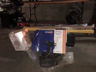 ASSORTMENT OF ITEMS TO INCLUDE WELDING TORCHES WARMLITE UPRIGHT FAN HEATER