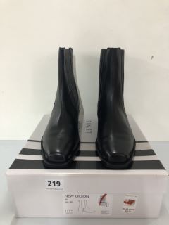 JOHN LEWIS NEW ORSON BLACK BOOTS - SIZE 7 (681456)