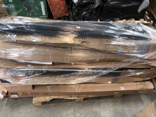 PALLET OF GOODS INCL. VOUNOT 3M KHAKI UMBRELLA