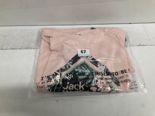 JACK WOLFSKIN TROPICAL PRINT T-SHIRT IN BLUSH PINK - SIZE UK M