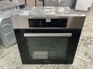 MIELE SINGLE ELECTRIC OVEN MODEL H2265-1B RRP £689 (EX-DISPLAY)