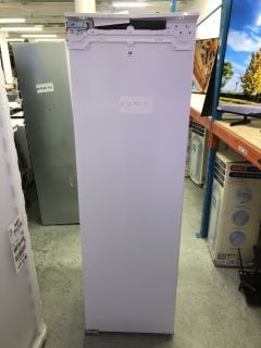 AEG INTEGRATED TALL LARDER FRIDGE MODEL SKE818E1DC RRP £869