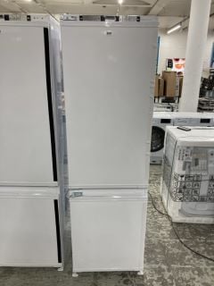 GRUNDIG INTEGRATED FRIDGE FREEZER MODEL GKFED473 RRP £425 (EX-DISPLAY)