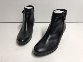 GABOR FOULARDCALF MICRO ANKLE BOOTS SIZE 7