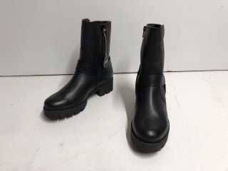 GABOR BURFORD BOOTS SIZE 4