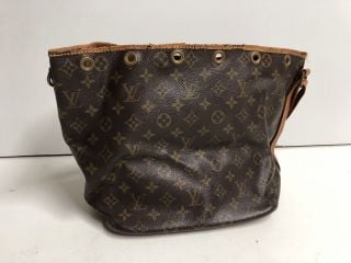 LOUIS VUITTON MONOGRAM CANVAS PETIT MOE SHOULDER BAG (VAT ONLY PAYABLE ON BUYERS PREMIUM)