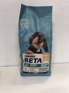 4 SACKS OF BETA SMALL BREED PUPPY FOOD BBE: 12/25