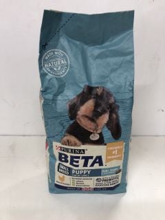 4 SACKS OF BETA SMALL BREED PUPPY FOOD BBE: 12/25