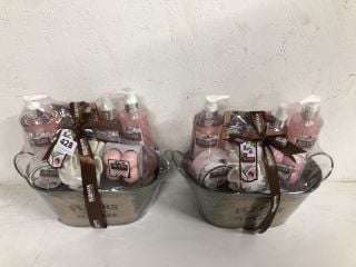 2 X BRUBAKER COSMETICS BATH GIFT SET COCONUT MILK & STRAWBERRY