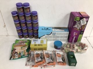 QTY OF ITEMS INC WHISKAS 40 POUCH IN GRAVY