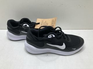 NIKE RUNNING SHOES UK SIZE 2