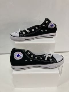 CONVERSE ALL STARS UK SIZE 7/8.5