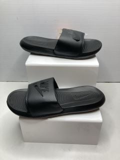 NIKE BLACK SLIDERS EU SIZE 41