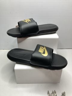 NIKE BLACK AND GOLD SLIDERS EU SIZE 44