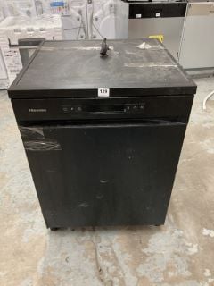 HISENSE FREESTANDING DISHWASHER MODEL: HS622E90BUK