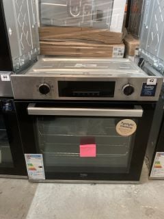 BEKO BUILT-IN ELECTRIC SINGLE OVEN MODEL NO: BBIE22300XFP (EX DISPLAY)