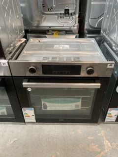 BEKO BUILT-IN ELECTRIC SINGLE OVEN MODEL NO: BBIE22300XFP (EX DISPLAY)