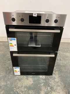 ZANUSSI BUILT-IN ELECTRIC DOUBLE OVEN MODEL NO: ZKHNL3X1 - RRP £509 (EX-DISPLAY)