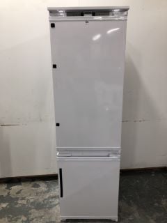 GRUNDIG GKFED473 FRIDGE FREEZER BUILT-IN 70/30 FROST FREE RRP: £589 (EX DISPLAY)