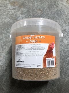 QTY OF PET ITEMS INC NATURALS CARROT COTTAGES, RANGE LAYERS MASH