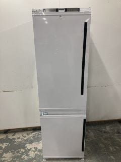 GRUNDIG GKFED473 FRIDGE FREEZER BUILT-IN 70/30 FROST FREE RRP: £589 (EX DISPLAY)