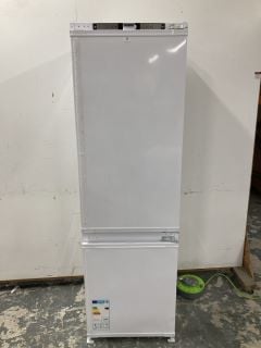 GRUNDIG GKFED473 FRIDGE FREEZER BUILT-IN 70/30 FROST FREE RRP: £589 (EX DISPLAY)