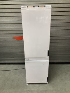 GRUNDIG INTEGRATED FRIDEG FREEZER MODEL: GKFED473 (EX DISPLAY) RRP: £499