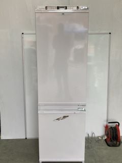 GRUNDIG INTEGRATED FRIDEG FREEZER MODEL: GKFED473 (EX DISPLAY) RRP: £499