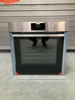 NEFF INTEGRATED SINGLE OVEN MODEL: B3CCC0AN0B (EX DISPLAY) RRP: £549