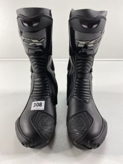 TCX ST-FIGHTER GTX MOTORBIKE BOOTS SIZE EURO 42 RRP£259.99