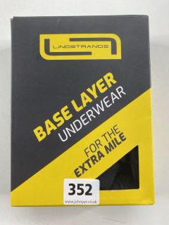 LINDSTRANDS BASE LAYER UNDERWEAR SIZE MEDIUM RRP£32